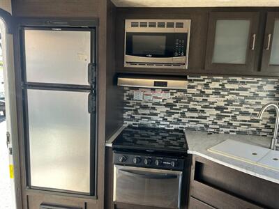 2019 Forest River 231RKXL Salem Cruise Lite   - Photo 10 - Mesa, AZ 85201