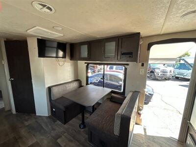 2019 Forest River 231RKXL Salem Cruise Lite   - Photo 7 - Prescott, AZ 86301