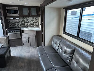 2019 Forest River 231RKXL Salem Cruise Lite   - Photo 3 - Mesa, AZ 85201