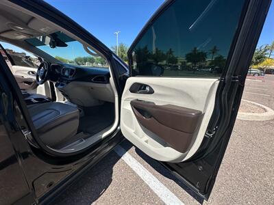 2018 Chrysler Pacifica Touring L   - Photo 17 - Mesa, AZ 85201