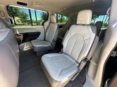 2018 Chrysler Pacifica Touring L   - Photo 14 - Mesa, AZ 85201