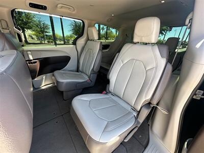 2018 Chrysler Pacifica Touring L   - Photo 14 - Mesa, AZ 85201