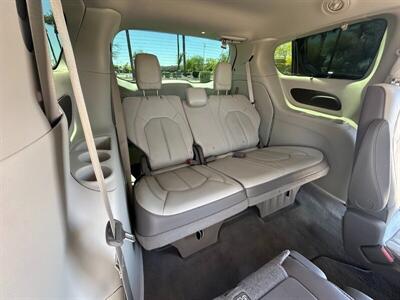 2018 Chrysler Pacifica Touring L   - Photo 19 - Mesa, AZ 85201