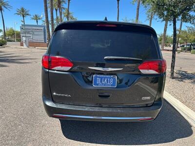 2018 Chrysler Pacifica Touring L   - Photo 5 - Mesa, AZ 85201