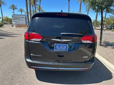 2018 Chrysler Pacifica Touring L   - Photo 5 - Mesa, AZ 85201