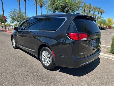 2018 Chrysler Pacifica Touring L   - Photo 4 - Mesa, AZ 85201