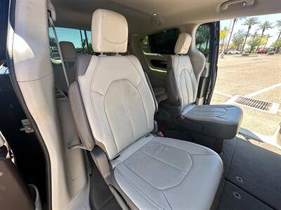2018 Chrysler Pacifica Touring L   - Photo 18 - Mesa, AZ 85201