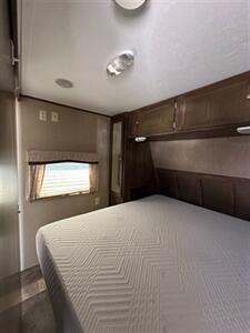 2015 Keystone 244BH Coleman   - Photo 10 - Mesa, AZ 85201