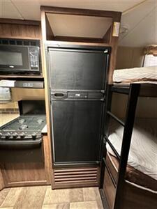 2015 Keystone CTS244BH Coleman - Photo 16 - Mesa, AZ 85201