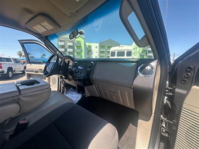 2009 Ford F-250 XLT  Crew Cab 4x4 - Photo 14 - Mesa, AZ 85201