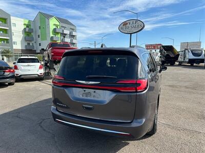 2022 Chrysler Pacifica Touring L   - Photo 4 - Prescott, AZ 86301