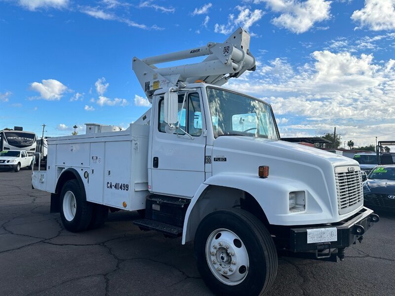 1998 Freightliner FL60 Bucket Truck - Photo 3 - Mesa, AZ 85201