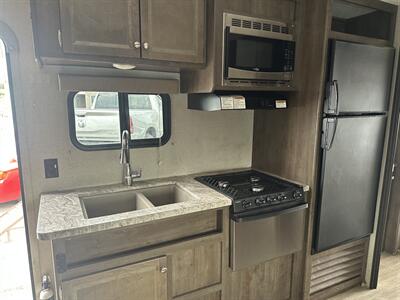 2018 Keystone CM300TQ19 Coleman Lantern   - Photo 8 - Mesa, AZ 85201