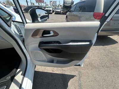 2023 Chrysler Voyager LX   - Photo 10 - Mesa, AZ 85201