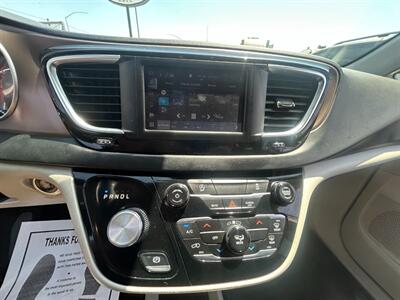 2023 Chrysler Voyager LX   - Photo 15 - Mesa, AZ 85201
