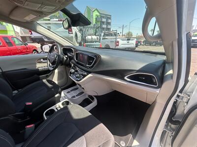 2023 Chrysler Voyager LX   - Photo 9 - Mesa, AZ 85201