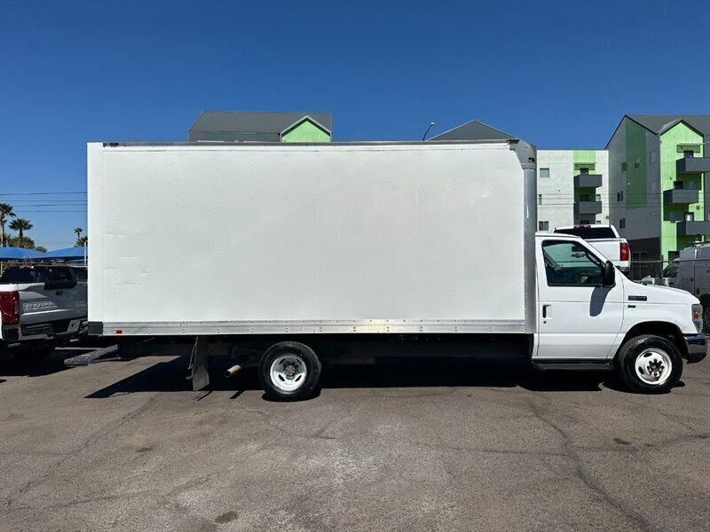 2015 Ford E-350 SD  17' Box - Photo 1 - Prescott, AZ 86301