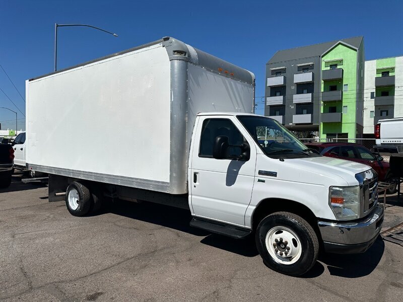 2015 Ford E-350 SD  17' Box