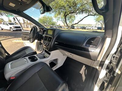 2019 Dodge Grand Caravan SXT   - Photo 14 - Mesa, AZ 85201