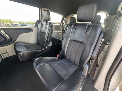 2019 Dodge Grand Caravan SXT   - Photo 12 - Mesa, AZ 85201