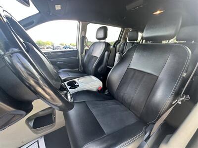 2019 Dodge Grand Caravan SXT   - Photo 11 - Mesa, AZ 85201