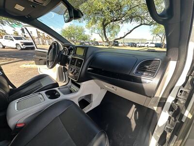 2019 Dodge Grand Caravan SXT   - Photo 14 - Mesa, AZ 85201