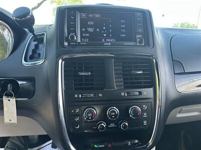 2019 Dodge Grand Caravan SXT   - Photo 10 - Mesa, AZ 85201