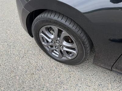 2019 Toyota Yaris LE  6-speed - Photo 9 - Prescott, AZ 86301