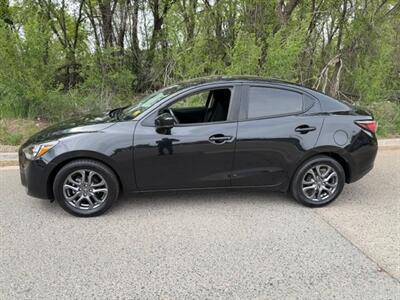 2019 Toyota Yaris LE  6-speed - Photo 2 - Prescott, AZ 86301