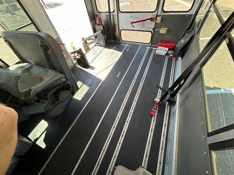 2008 CHEVROLET Express 3500 BUS - Photo 12 - Mesa, AZ 85201