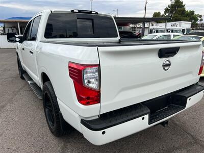 2017 Nissan Titan SV  Crew Cab - Photo 20 - Mesa, AZ 85201
