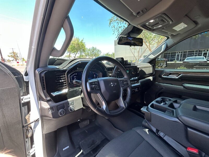 2024 Chevrolet Silverado 1500 LT Crew Cab - Photo 12 - Mesa, AZ 85201