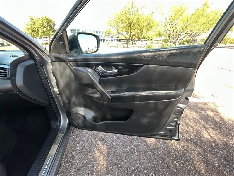 2019 Nissan Rogue Sport SV - Photo 21 - Mesa, AZ 85201