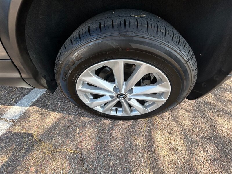 2019 Nissan Rogue Sport SV - Photo 27 - Mesa, AZ 85201