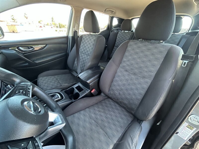 2019 Nissan Rogue Sport SV - Photo 18 - Mesa, AZ 85201