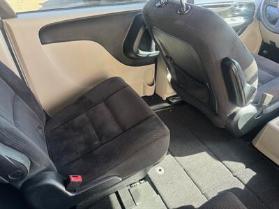 2014 Dodge Grand Caravan SE  SUPER CLEAN - Photo 12 - Mesa, AZ 85201