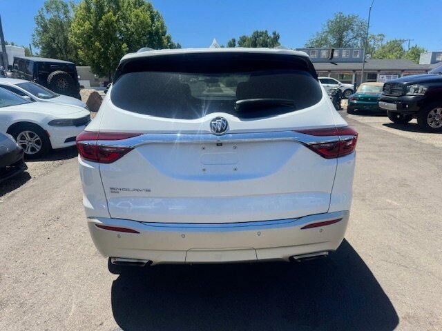 2020 Buick Enclave Essence  3rd row seating AWD