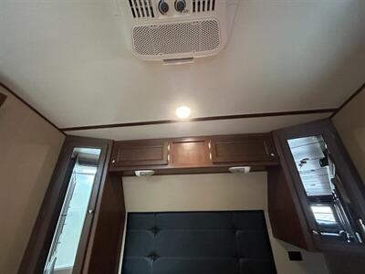 2015 Dutchman 307RLS Denali   - Photo 16 - Mesa, AZ 85201