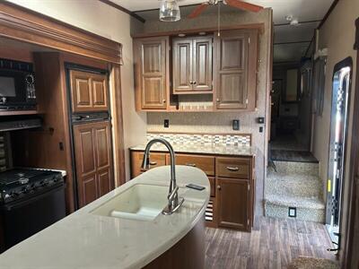 2015 Dutchman 307RLS Denali   - Photo 15 - Mesa, AZ 85201