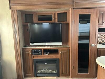 2015 Dutchman 307RLS Denali   - Photo 13 - Mesa, AZ 85201