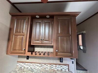 2015 Dutchman 307RLS Denali   - Photo 19 - Mesa, AZ 85201