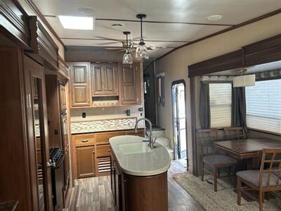 2015 Dutchman 307RLS Denali   - Photo 9 - Mesa, AZ 85201