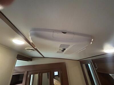 2015 Dutchman 307RLS Denali   - Photo 18 - Mesa, AZ 85201