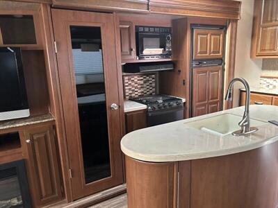 2015 Dutchman 307RLS Denali   - Photo 14 - Mesa, AZ 85201