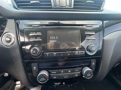 2017 Nissan Rogue Sport SV   - Photo 17 - Mesa, AZ 85201