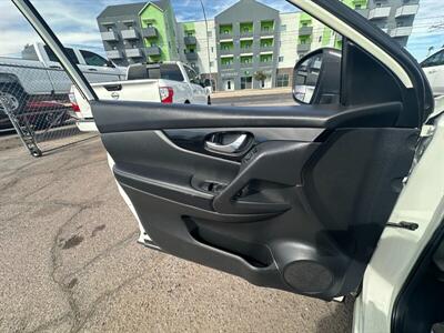 2017 Nissan Rogue Sport SV   - Photo 8 - Mesa, AZ 85201