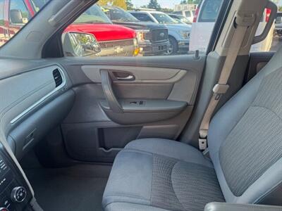 2013 Chevrolet Traverse LT  3rd row seating - Photo 10 - Prescott, AZ 86301
