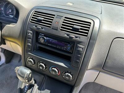 2004 Kia Sedona LX   - Photo 11 - Mesa, AZ 85201