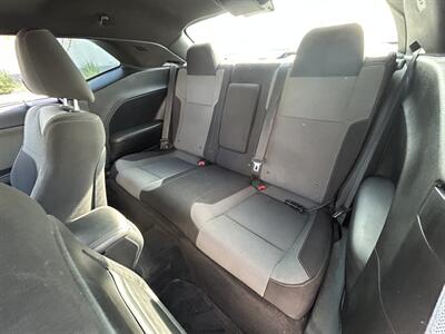 2015 Dodge Challenger SXT   - Photo 10 - Mesa, AZ 85201