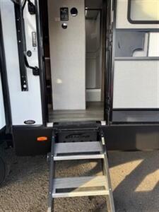 2024 Grand Design RV Imagine 2970RL   - Photo 11 - Prescott, AZ 86301